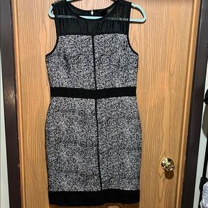 Ann Taylor black and white mid length dress size 10